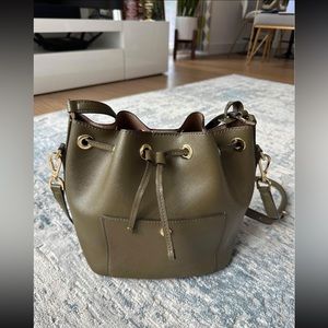 Michael Kors Bucket Bag